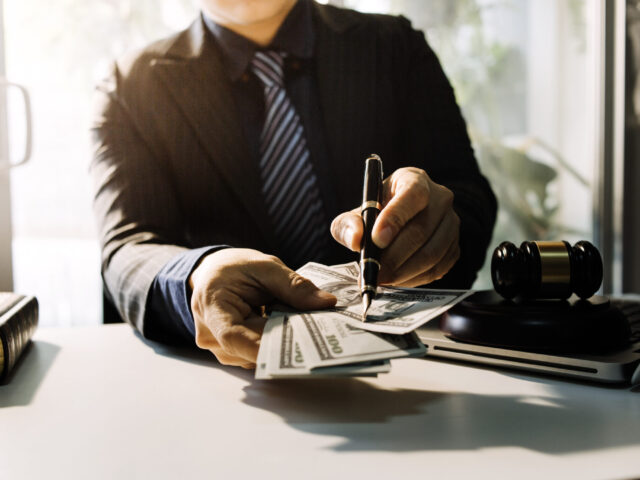 Fui negativado indevidamente quais são meus direitos e como agir